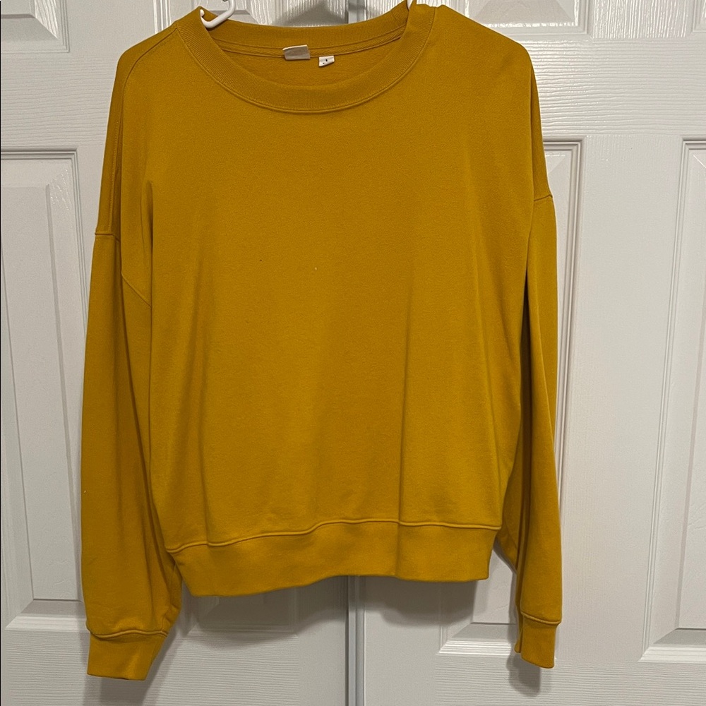 GAP Golden Sweatshirt